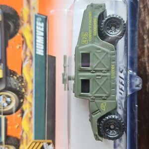 NWT 1999 Matchbox Humvee